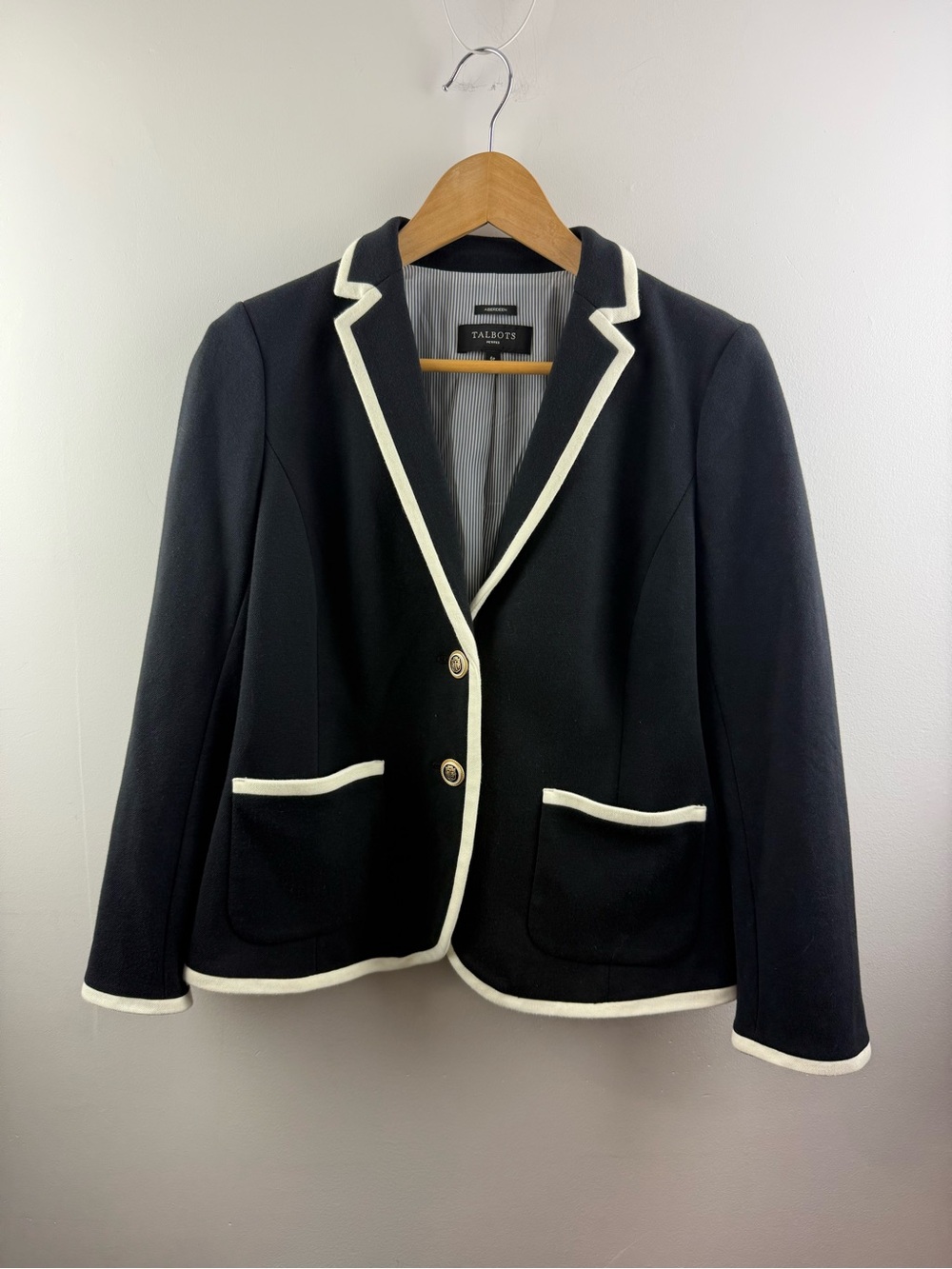 Talbots Aberdeen Knit Blazer Black White Trim Gold Crest Buttons 6P